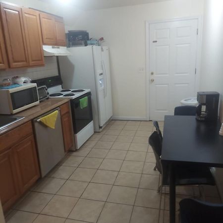 Crystal Room 1 Guest House Near 12Mins To Ewr Airport / Prudential / Njit / Penn Station Newark Dış mekan fotoğraf