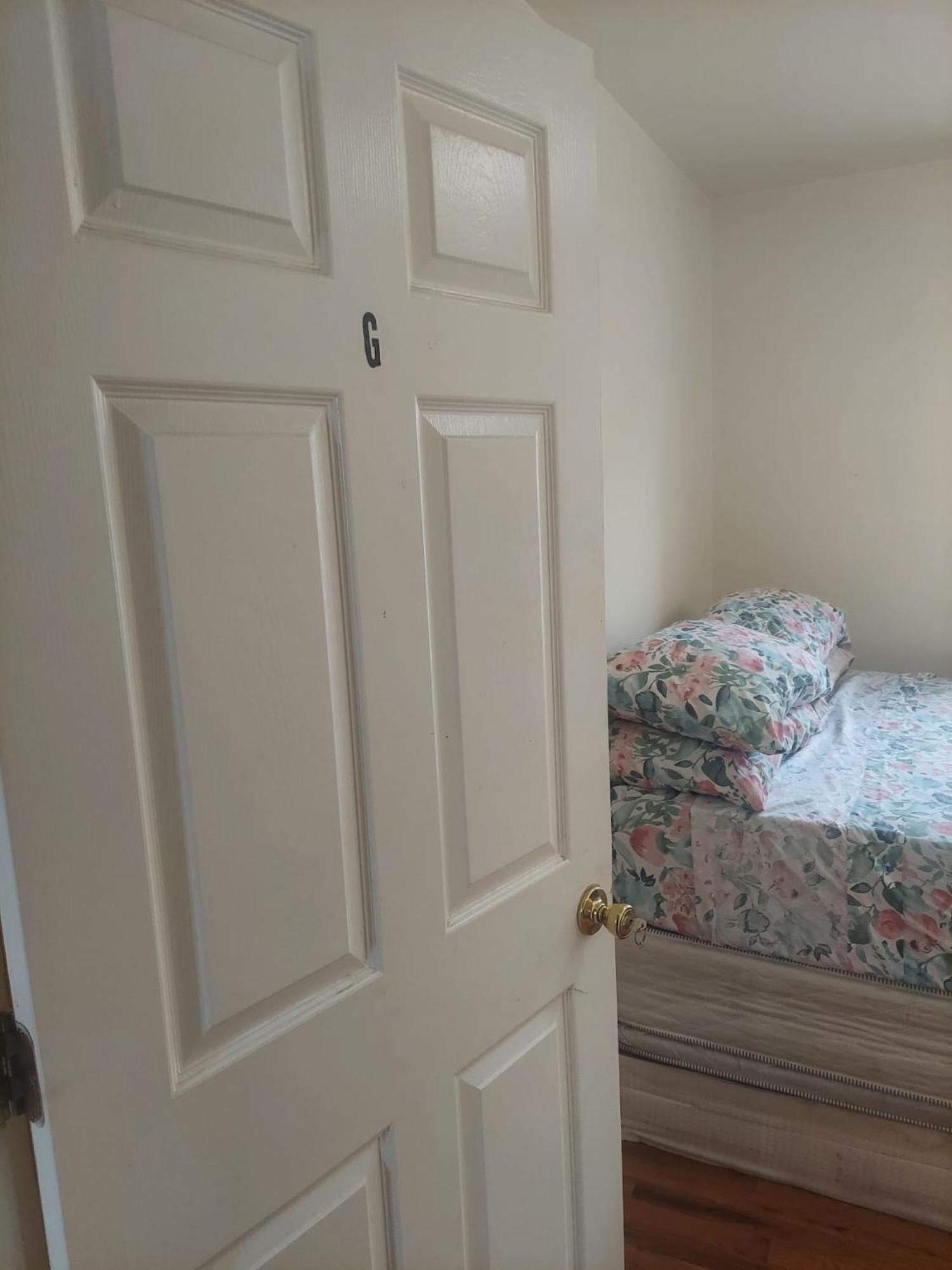 Crystal Room 1 Guest House Near 12Mins To Ewr Airport / Prudential / Njit / Penn Station Newark Dış mekan fotoğraf