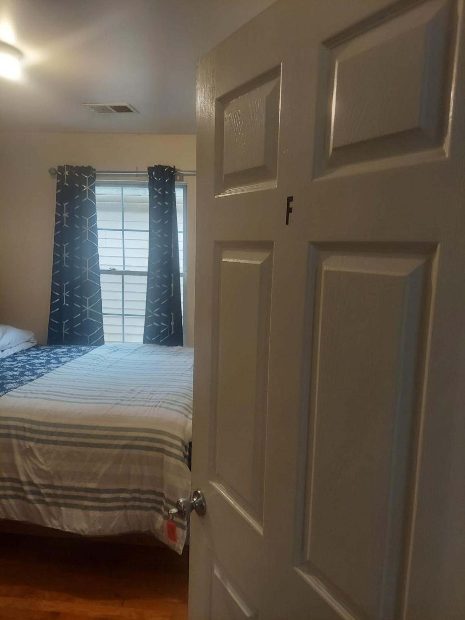 Crystal Room 1 Guest House Near 12Mins To Ewr Airport / Prudential / Njit / Penn Station Newark Dış mekan fotoğraf