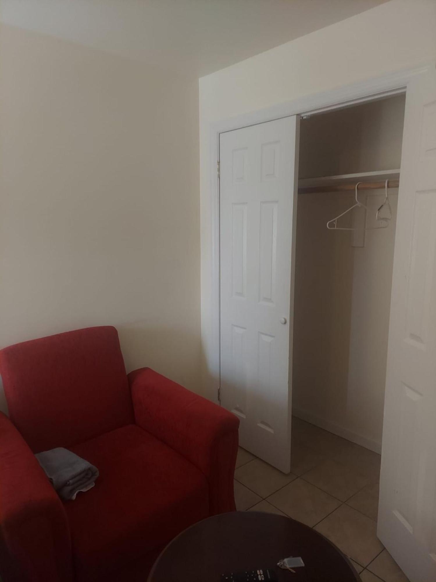 Crystal Room 1 Guest House Near 12Mins To Ewr Airport / Prudential / Njit / Penn Station Newark Dış mekan fotoğraf