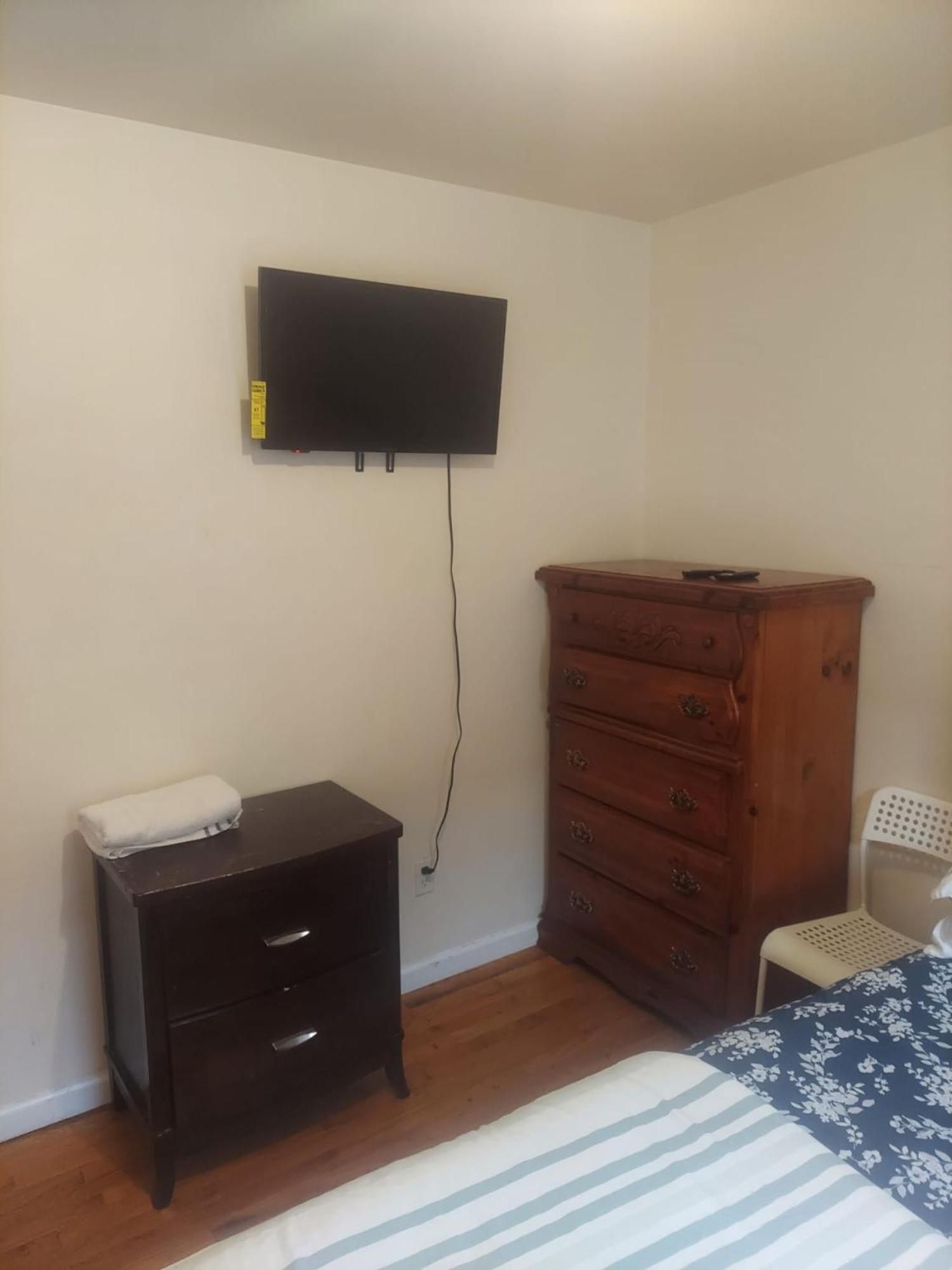 Crystal Room 1 Guest House Near 12Mins To Ewr Airport / Prudential / Njit / Penn Station Newark Dış mekan fotoğraf