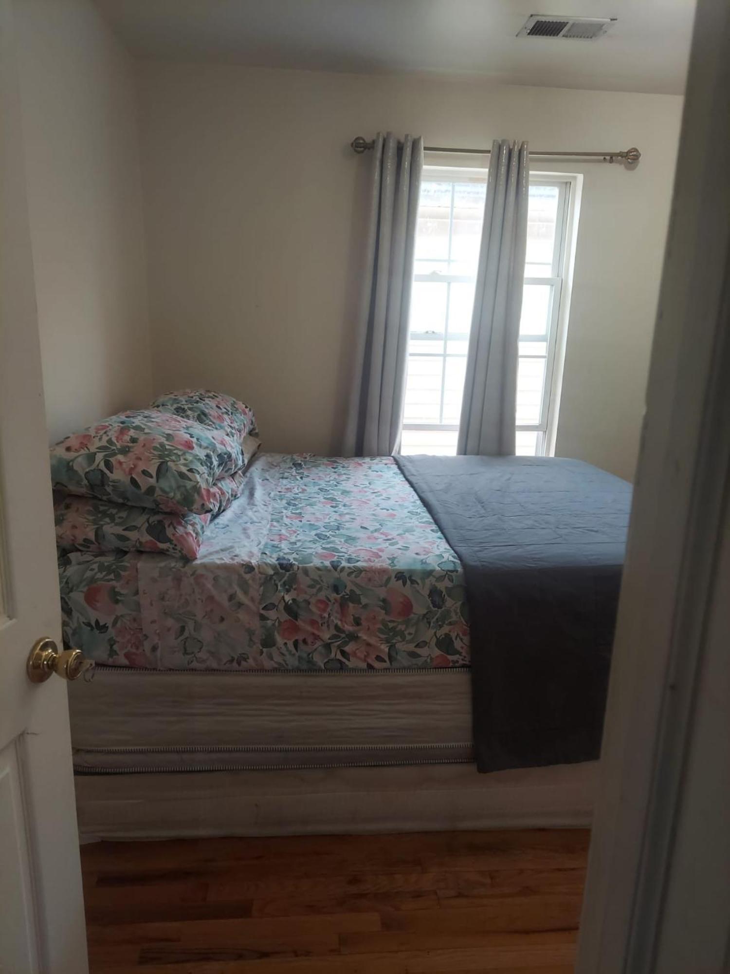 Crystal Room 1 Guest House Near 12Mins To Ewr Airport / Prudential / Njit / Penn Station Newark Dış mekan fotoğraf